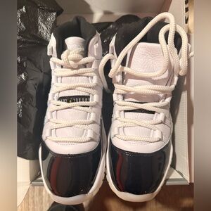 Jordan Kids Sneakers in Black and White